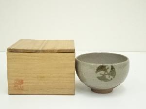 唐津焼　鏡山窯造　井上東也　銀杏絵茶碗（共箱）